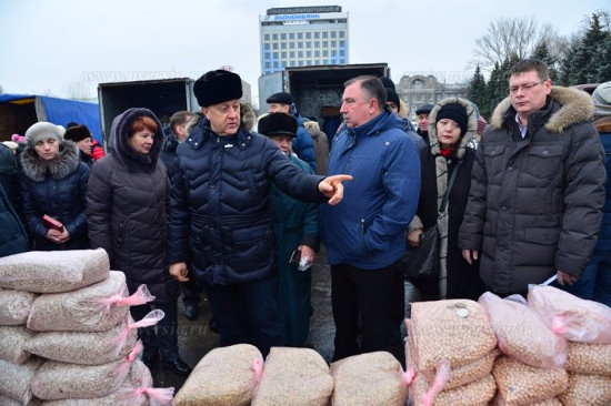 Меню кризиса: в Саратовской области под разговоры об успехах лихорадит и производство еды, и спрос на нее
