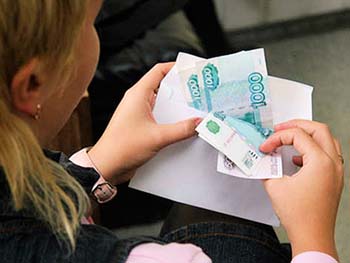 Общественник предложил ввести народный контроль по борьбе с зарплатами в конверте