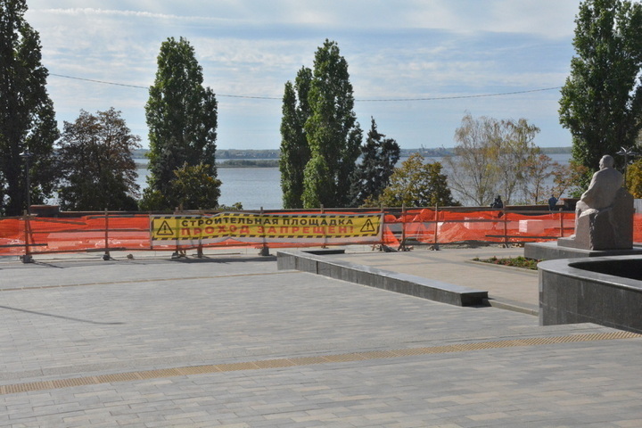 День города Саратов отпразднует с перекрытой набережной и с недоделанным самым длинным в Европе пешеходным кольцом (фоторепортаж)