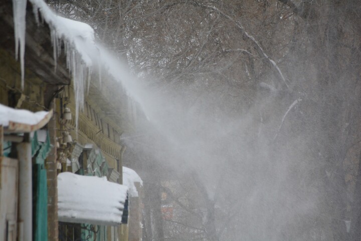 Жителей Саратовской области ждёт мокрый снег, метель и гололёд, а потом придут морозы до -24 градусов