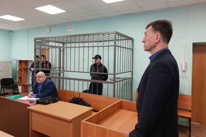Дело о непредоставлении квартир сиротам: в суд вызвали экс-зампреда Сергея Канчера