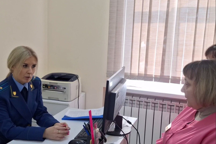 Сотрудники детской поликлиники рассказали о зарплате в 20 тысяч рублей: прокуратура начала проверку