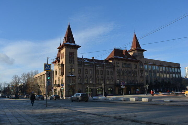 В Саратове из-за митинга у Консерватории временно запретят парковаться на Радищева