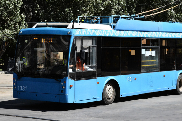 В Саратове остановилось движение пяти троллейбусных и одного трамвайного маршрута