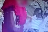 Жительница Саратова устроилась в магазин стажером и украла деньги из кассы (видео)