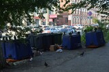 Администрации пришлось подавать несколько исков в суд, чтобы жителям многоэтажек было куда выбрасывать мусор