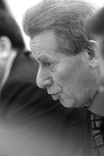 Умному дай голову, трусливому дай коня...