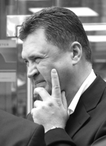 Умному дай голову, трусливому дай коня...