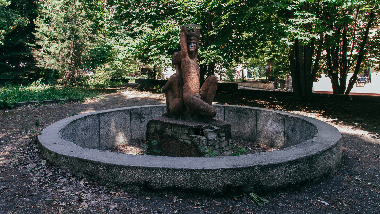 Заброшенный фонтан в Балаково