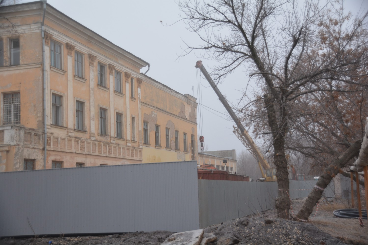 В Летном городке снесли стелу с именами героев и вечный огонь, чтобы  построить новый мемориальный комплекс — ИА «Версия-Саратов»