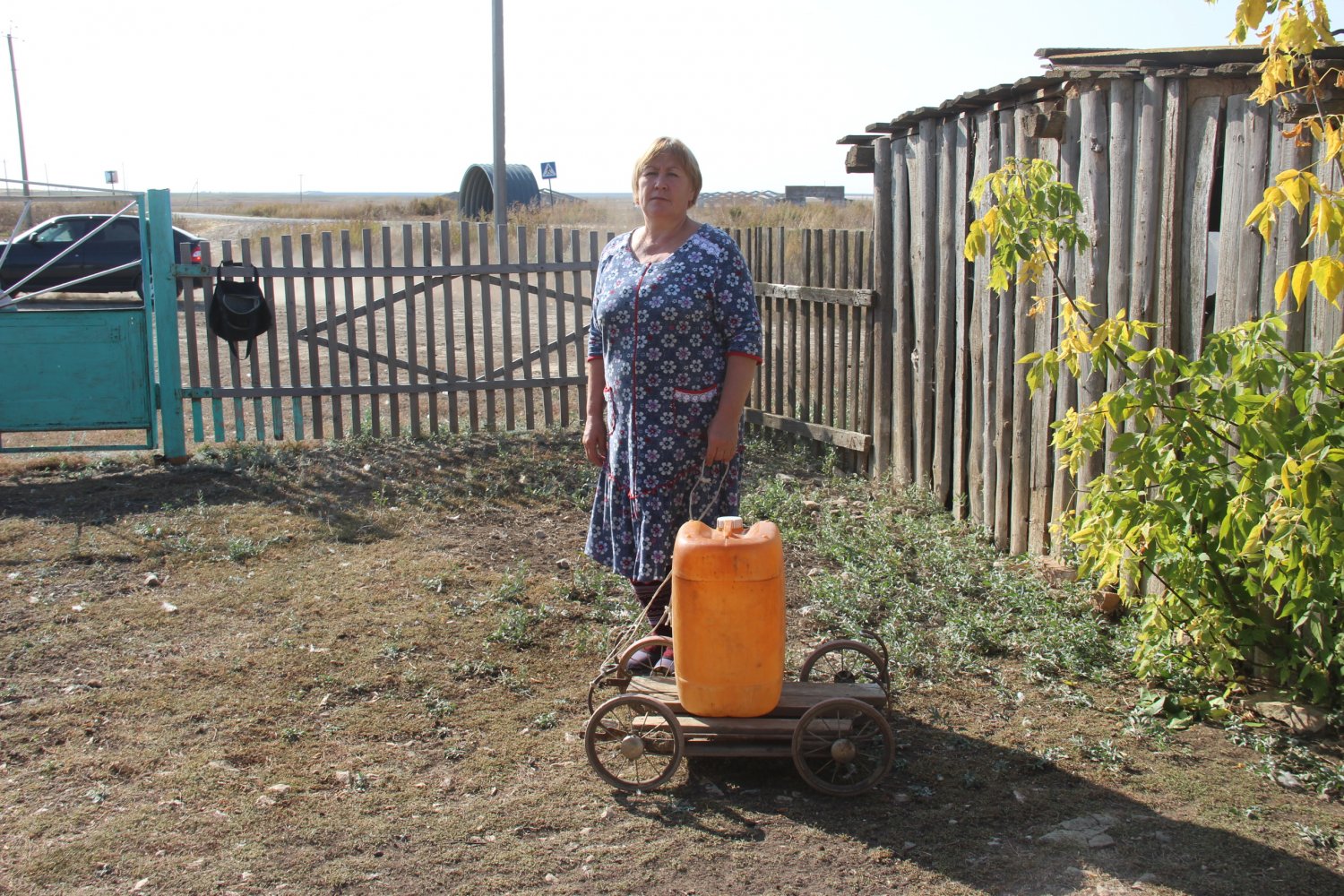 Светлана Даньярова собирается идти за привозной водой