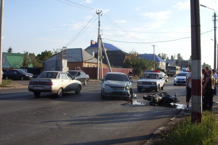 Авария на улице Комарова в Балаково