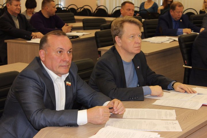 глава Балаково Александр Овсяников (справа)