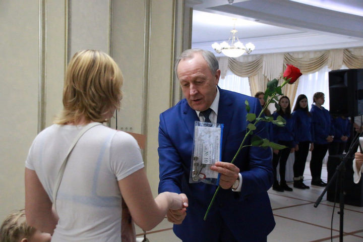 Валерий Радаев (в центре)