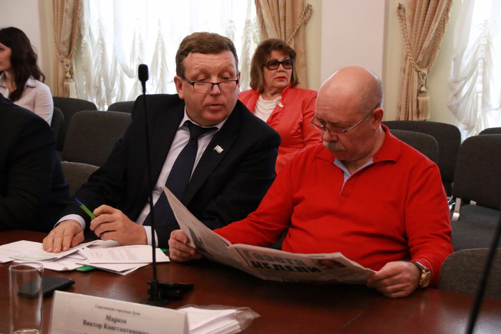 депутаты гордумы Владимир Дмитриев и Виктор Марков