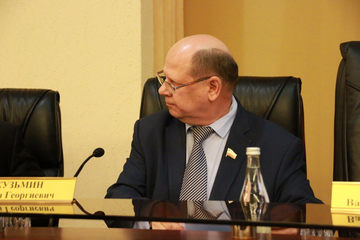 Зампред правительства Иван Кузьмин