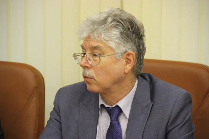 Первый заместитель министра промышленности и энергетики Саратовской области Владимир Белгородский
