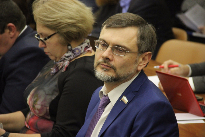 министр по делам территориальных образований Сергей Зюзин