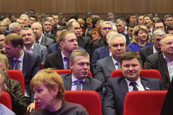 министр инвестиционной политики Олег Галкин и министр строительства и ЖКХ Дмитрий Тепин