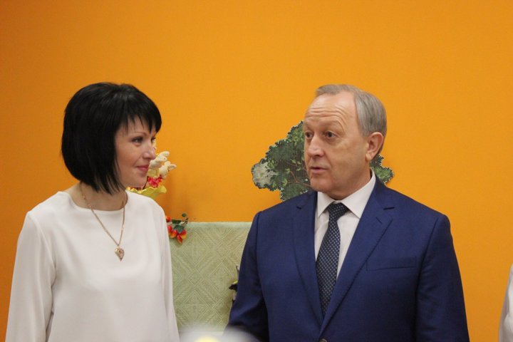 губернатор Саратовской области Валерий Радаев (справа)