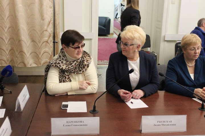 Члены общественной палаты Елена Царенкова, Лидия Ржевская и Людмила Корнилова