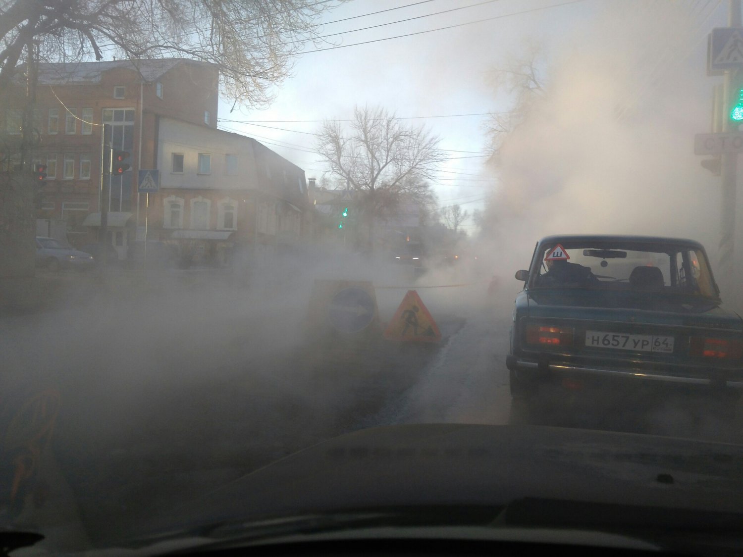 Авария теплосети в Саратове Зарубина и Чапаева. Авария в Подольске отопление. Отопительные аварии