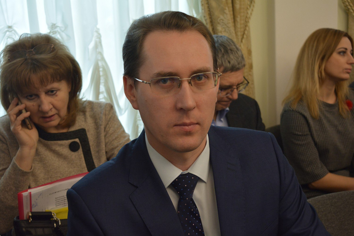 и.о. председателя комитета по финансам мэрии Александр Струков