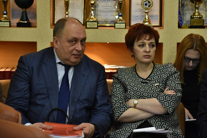 минстр здравоохранения Владимир Шульдяков и министр соцразвития Лариса Колязина