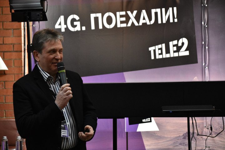директор саратовского филиала Tele2 Олег Пасынков