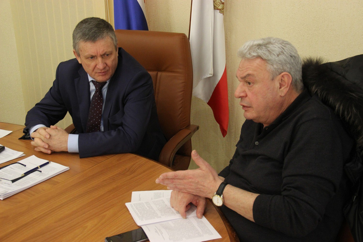 Депутаты Александр Санинский и Леонид Писной