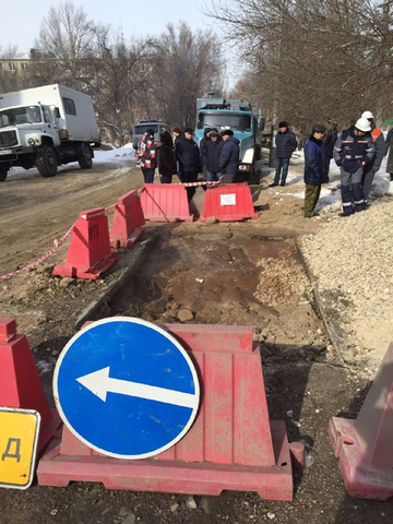 Место коммунальной аварии в Ленинском районе Саратова
