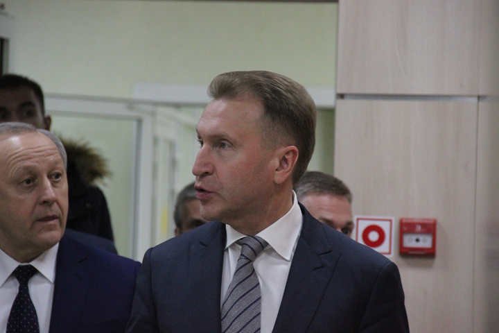 Губернатор Валерий Радаев и вице-премьер правительства РФ Игорь Шувалов