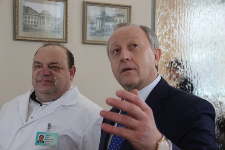 губернатор Саратовской области Валерий Радаев (справа)