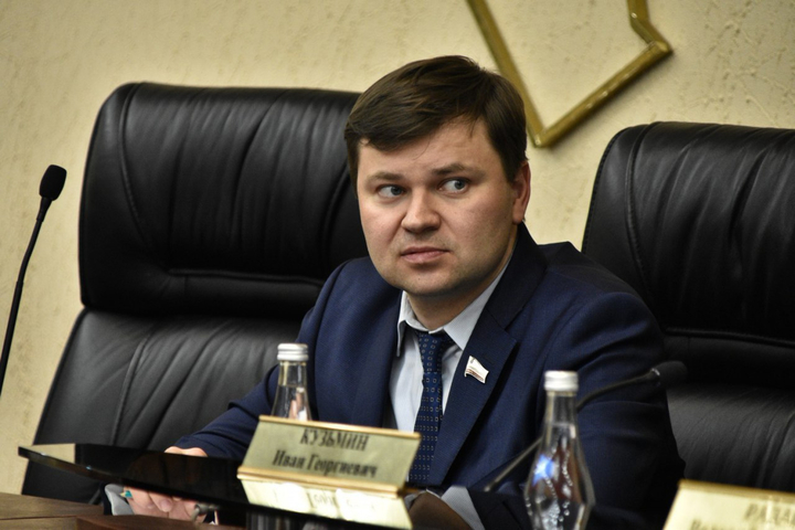 Министр строительтсва и ЖКХ Дмитрий Тепин
