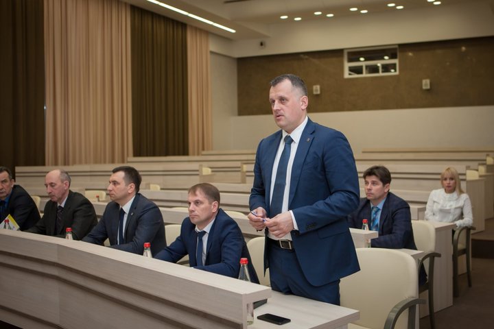 О преимуществах отечественной продукции рассказал первый заместитель генерального директора - технический директор ООО ПП Мехмаш Дмитрий Афоничев