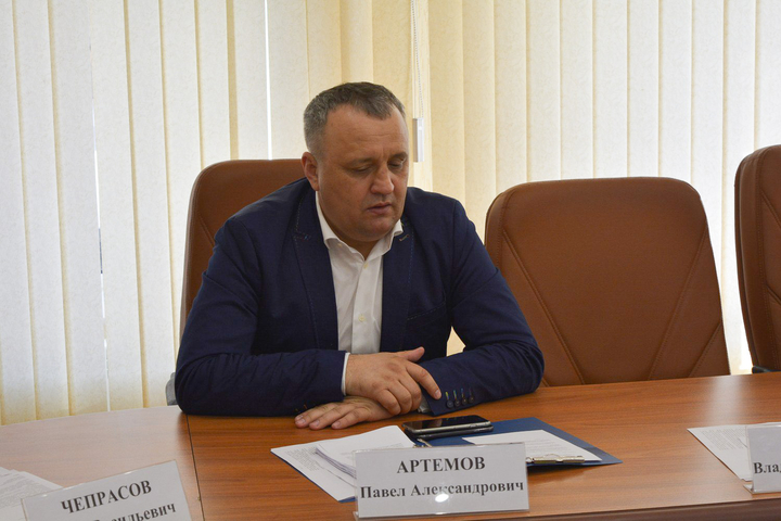 Депутат Павел Артемов