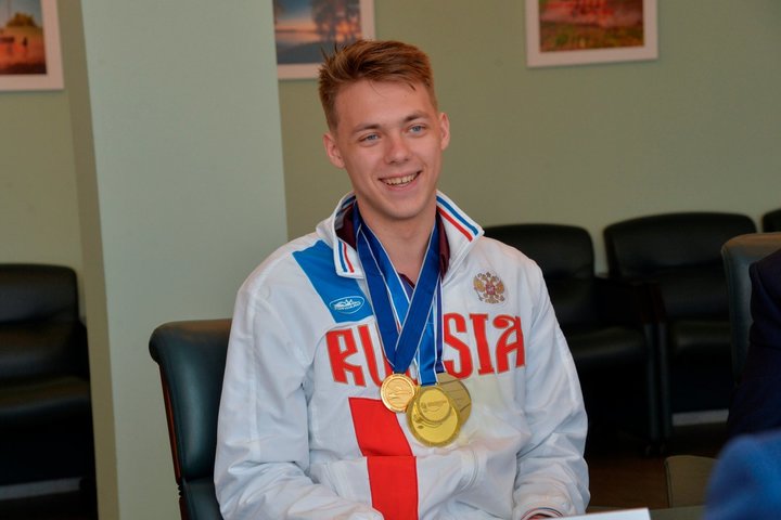Четырехкратный чемпион мира по фехтованию Константин Лоханов