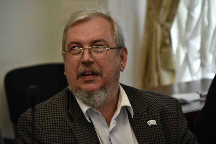 член городской общественной палаты Дмитрий Олейник