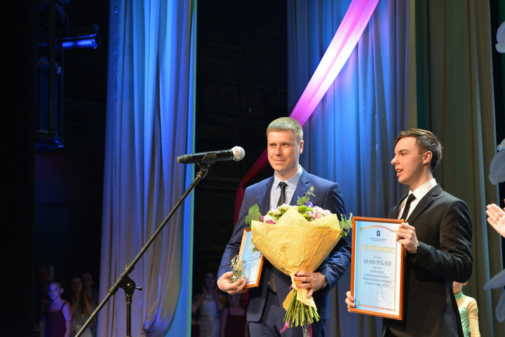 Михаил Галкин (слева)
