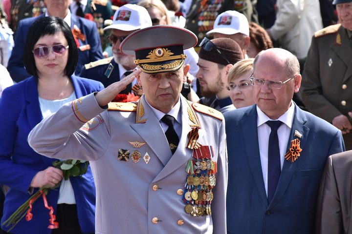 Начальник ГУ МВД по Саратовской области Николай Трифонов (слева) и председатель Саратовской областной думы Иван Кузьмин