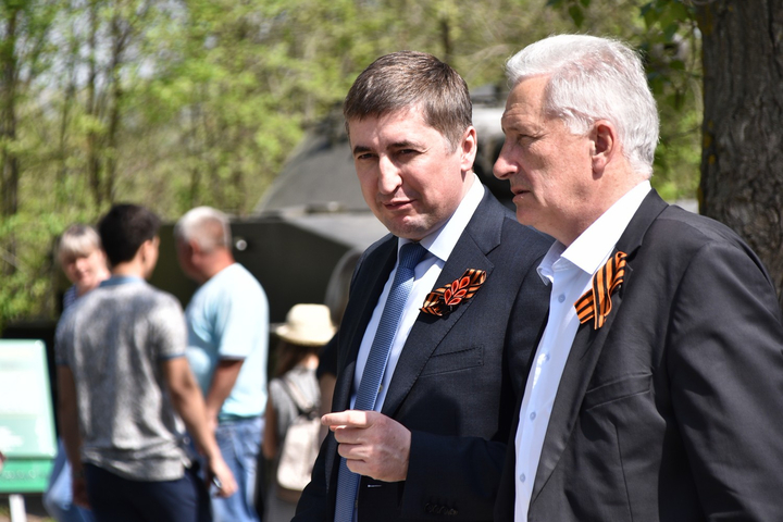 Прокурор Саратовской области Сергей Филипенко (слева)