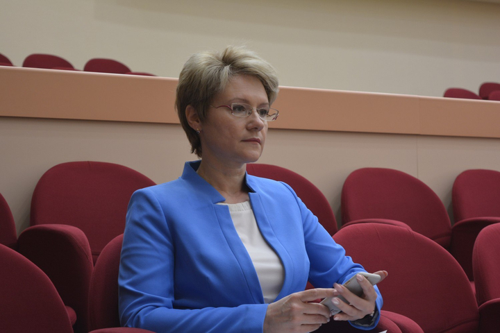 Председатель комитета по образованию Лариса Ревуцкая