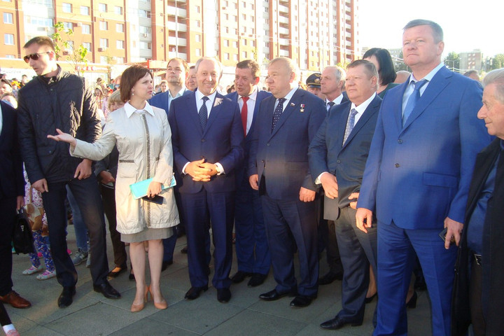 Губернатор Валерий Радаев (в центре), депутат Госдумы Николай Панков, мэр города Михаил Исаев