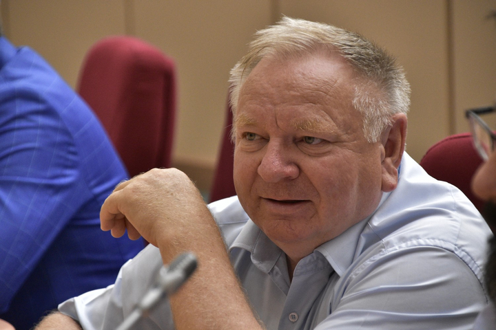 Депутат Сергей Харьков