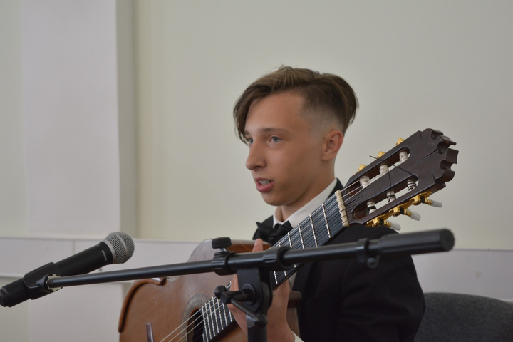 Студент первого курса консерватории Алексей Федотов