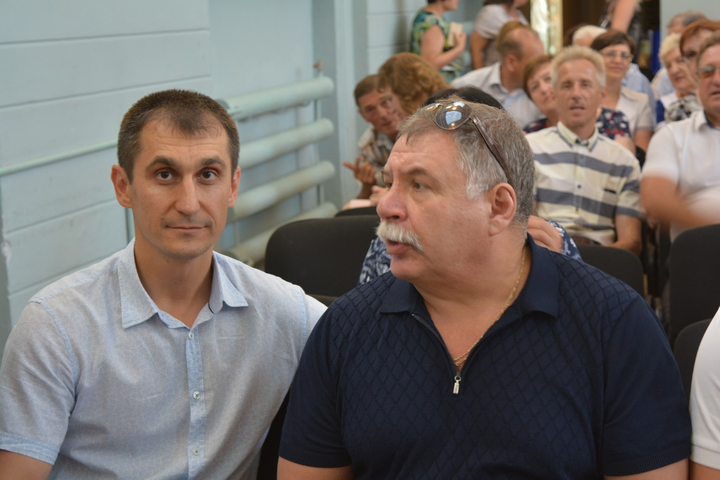 члены общественной палаты области Николай Скворцов и Владимир Незнамов