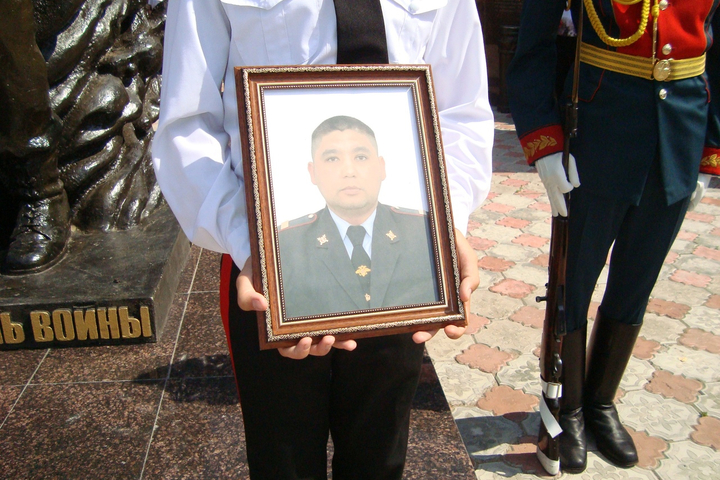 Старший сержант полиции Кайрат Рахметов, погибший в Грозном 19 мая 2018 года