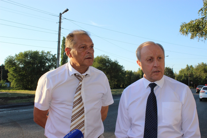 Глава Энгельсского района Александр Стрелюхин и губернатор Саратовской области Валерий Радаев 