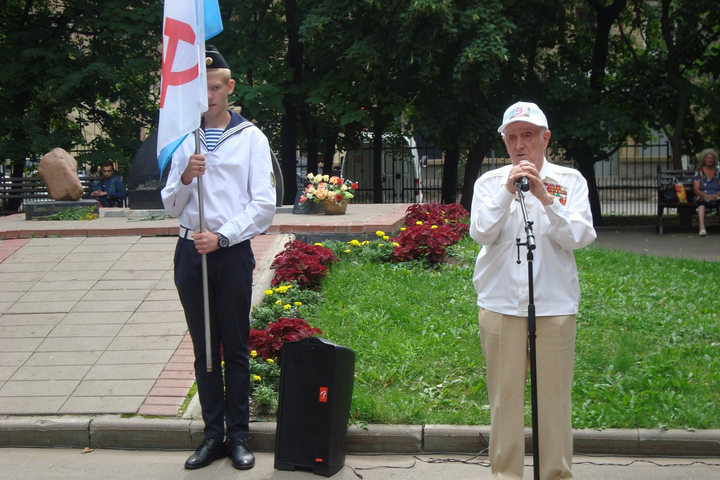 Ветеран Великой отечественной войны Юрий Баранов (справа)