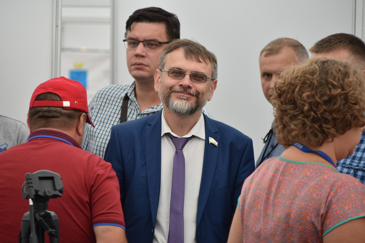 Министр по делам территориальных образований Сергей Зюзин